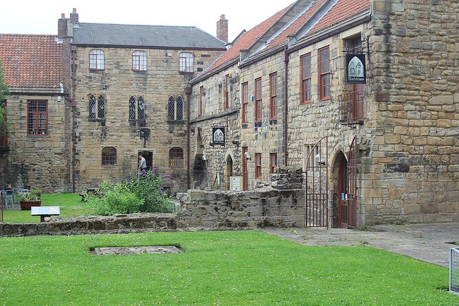 1-Hour and a Half Walking Guided Tour in Medieval Newcastle - The Newcastle Town Wall: siege stories and the Hotspur mythos