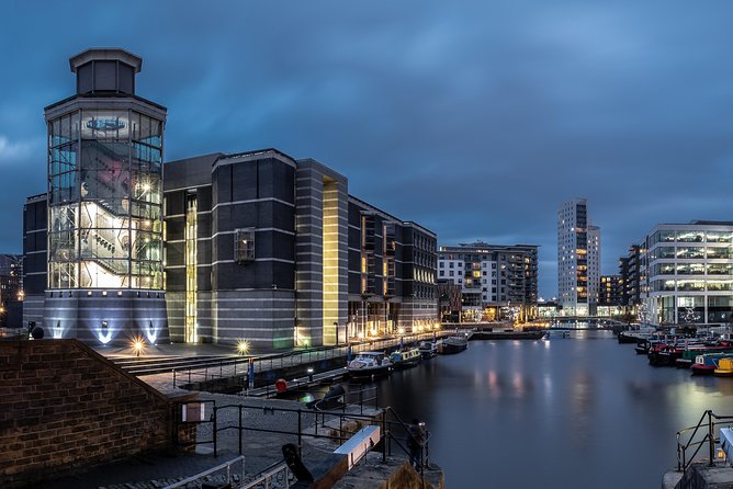 2 Hour Leeds Highlights Walking Tour - Millennium Square and Leeds Art Gallery, modern Leeds with a smart pause