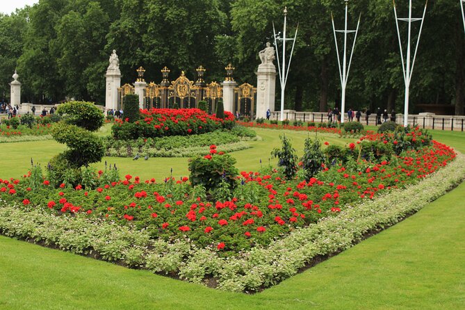 2 Hour Walking Tour from Buckingham Palace to Big Ben - Green Park edges into royal residences: Clarence House and St. James’s Palace