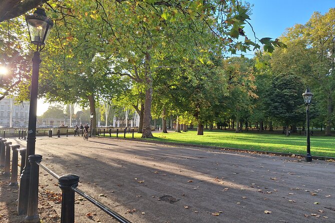 2 Hour Walking Tour from Buckingham Palace to Big Ben - St. James’s Park: the quick reset for photos, snacks, and squirrels