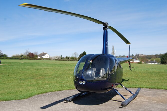 25 minute Royal Surrey Helicopter Tour - Entering Redhill Airfield, then looking at Surrey from up close
