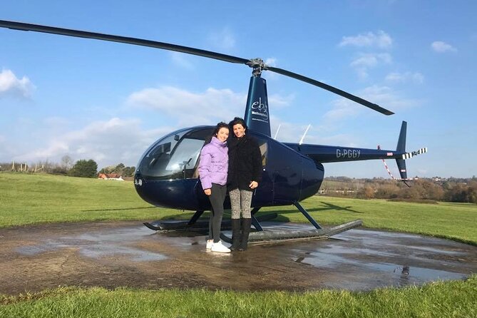 25 minute Royal Surrey Helicopter Tour - The airborne route: Redhill to Box Hill, with Mole Gap and Austen connections