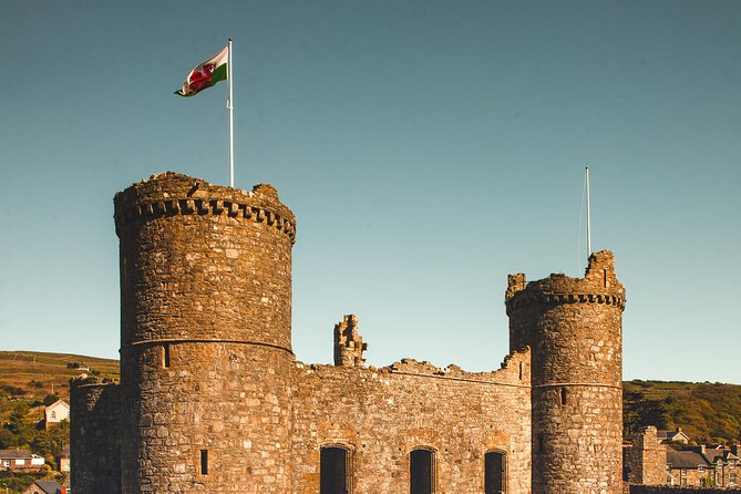 3-Day North Wales & Chester Tour from Manchester Incl Admissions - Betws-y-Coed: Snowdonia gateway energy in under an hour