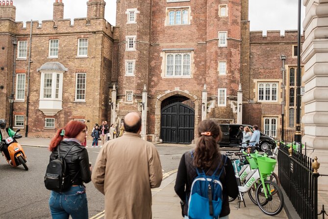 3-Hour Private Guided Walking Tour of London - St. James’s Park and Horse Guards Parade: green space and big-horse drama