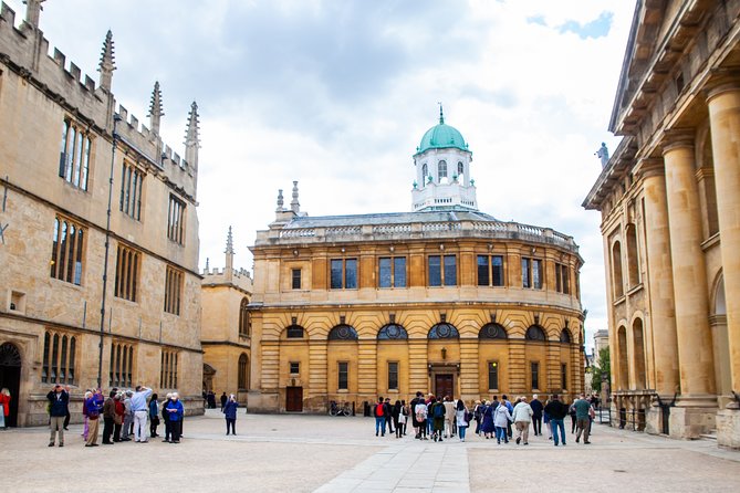 3-Hour Private Tour of Oxford With University Alumni Guide - Sheldonian Theatre and Divinity School: the ceremonial Oxford stops