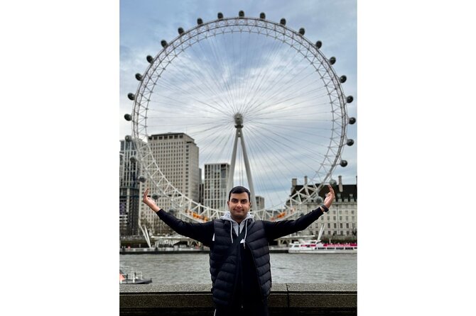 30 Major London Attractions Walking Tour With Photos - The lake, pelican feeding, and the ceremonial side trip