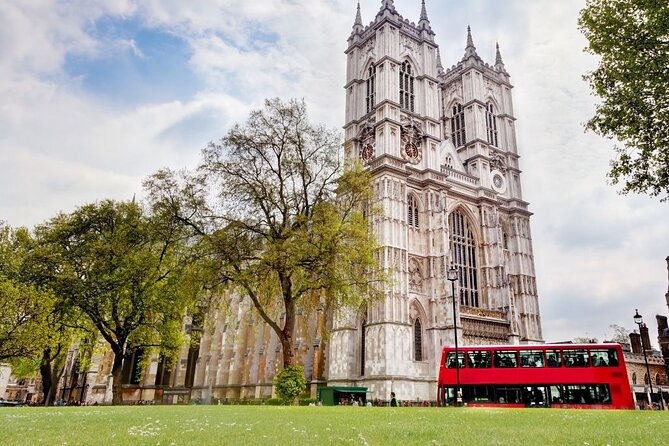 4-Hour Private Guided Tour of London on a Classic Itinerary - Trafalgar Square and The Mall: where the city feels local
