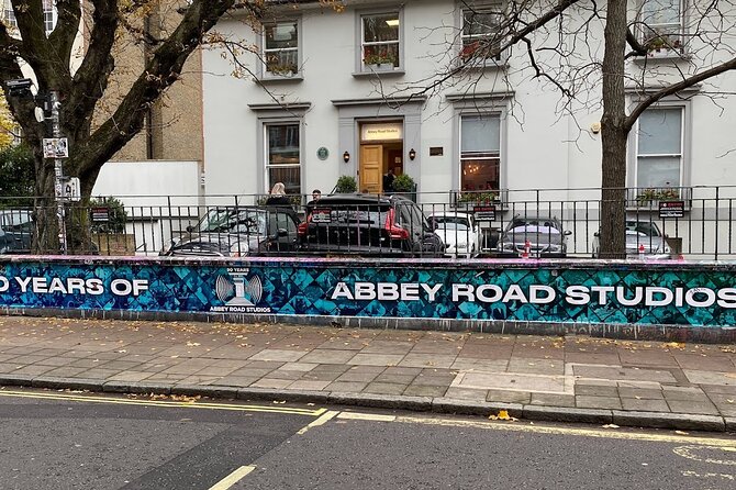 A Beatles London taxi tour and sightseeing experience - Stop 2: Carnaby Street, Where Style and Sound Met