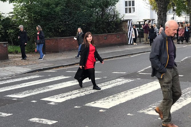 A Beatles London taxi tour and sightseeing experience - Stop 4: Abbey Road Studios and the Zebra Crossing Moment