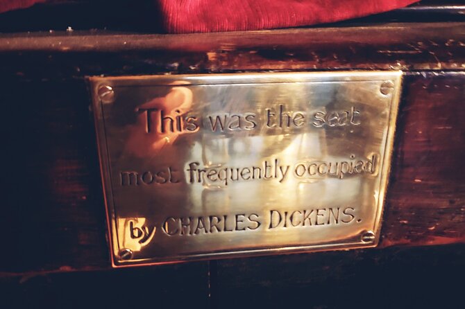 A Christmas Carol and Charles Dickens Old London Walking Tour - Ye Olde Cheshire Cheese: tavern atmosphere plus Dickens and Hellfire Club lore