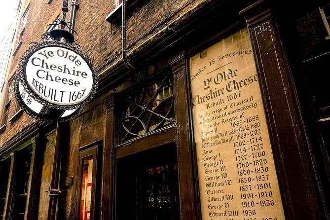 A Christmas Carol and Charles Dickens Old London Walking Tour - George and Vulture plus the chop-house clues to Scrooge’s meals