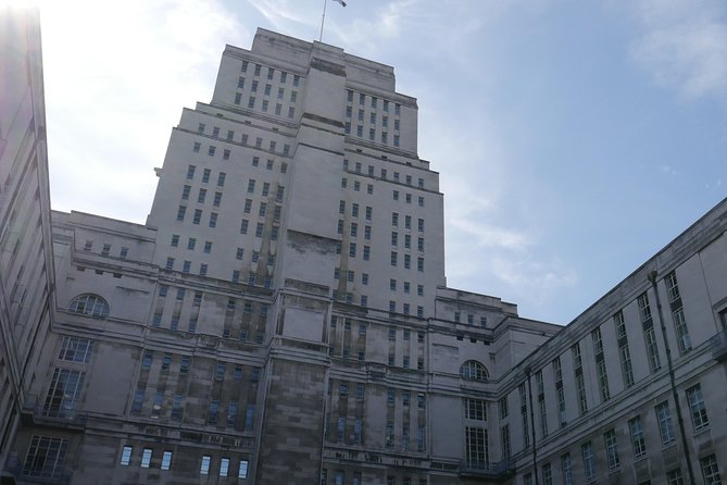Agatha Christie London Walking Tour - Tips to Make Sure You Catch the Group