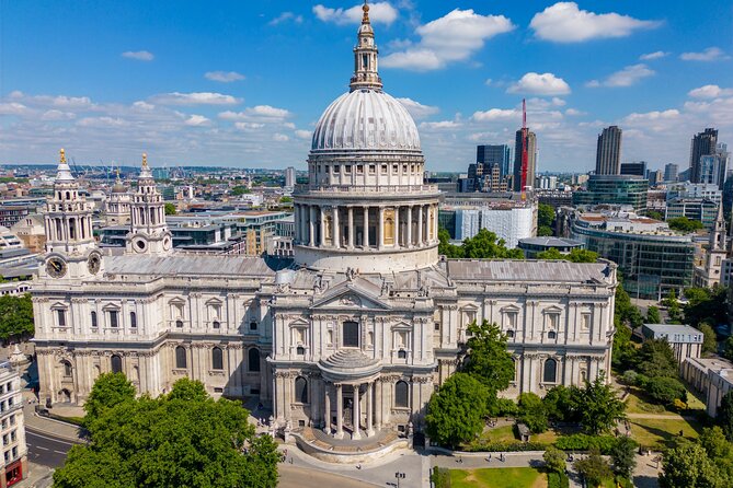 American Heritage in London 4 Hour Private Tour in a Black Cab - Getting to Embankment, then easing your day