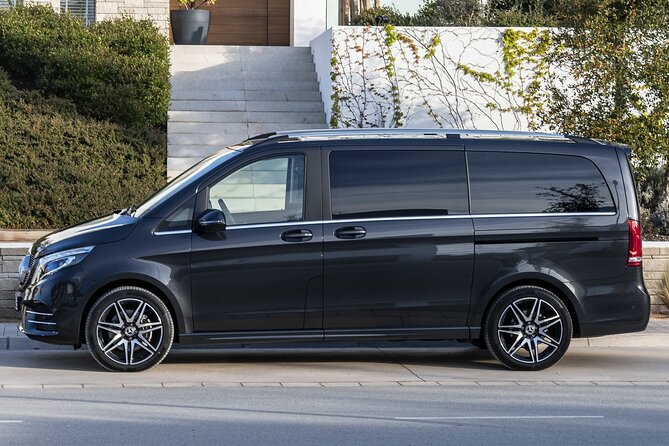 Arrival Transfer: Heathrow Airport LHR to London by Luxury Van - Key points before you book
