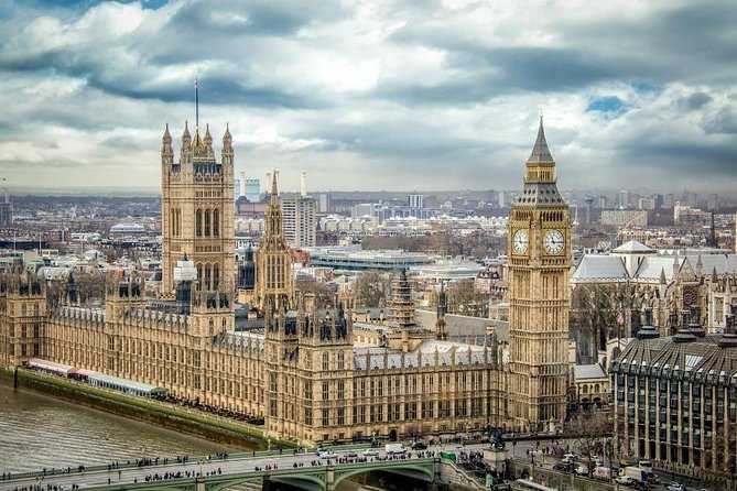 Arrival Transfer: Heathrow Airport LHR to London by Luxury Van - The 45-minute drive plus 60 minutes free waiting, how timing really works