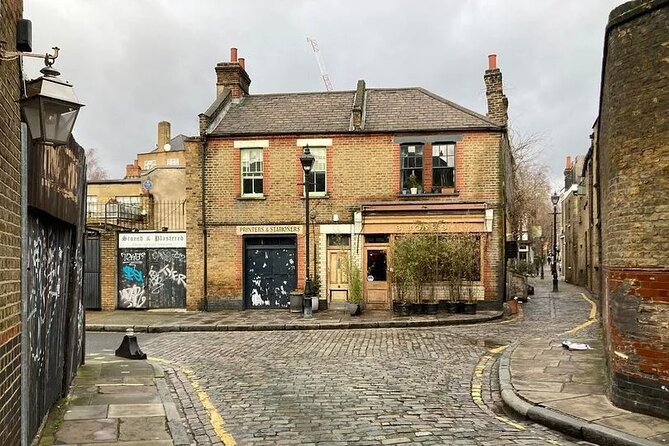 Authentic London Sunday Markets with a Londoner - Brick Lane: Vintage Thrifting and a Bagel Detour