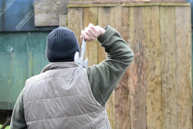 Axe Throwing Session - One Hour - Safety coaching and equipment: the part you should not skip