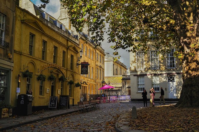 Bath Bridgerton walking tour of filming location with Mobile App - The Whistledown angle: how the audio keeps it from going stale