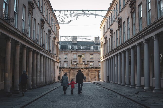 Bath Tour App, Hidden Gems Game and Big Britain Quiz (1 Day Pass) UK - Big Britain Quiz in Bath: A Smart Way to Keep the Group Focused