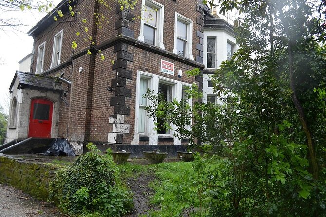 Beatles City Taxi Tours (3 hour duration) - Penny Lane: song-famous streets and the quick photo strategy