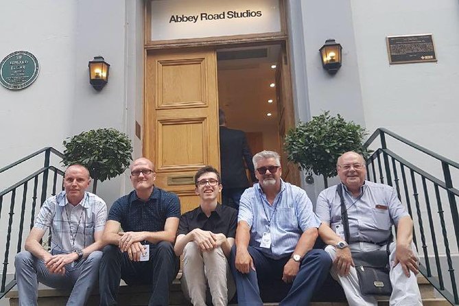Beatles Fab 4 London Taxi Tour - Abbey Road Studios stop: the photos, the houses, and the guide’s era storytelling