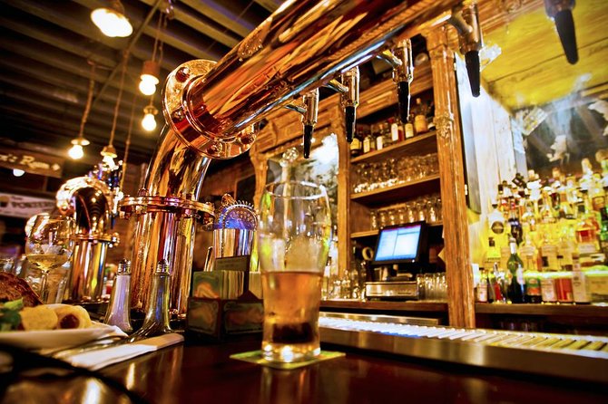 Best of London Electric Bike Tour - The pub part: how you go from monuments to actual London evenings