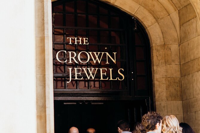 Best of London Tour - Crown Jewels, River Cruise & History Walk - Tower Jewels at the right moment, at the Jewel House