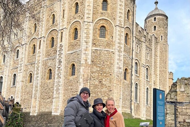 Best of London Tour: Tower of London and Churchill War Rooms - Westminster Abbey and Buckingham Palace: short stops with optional ticketed depth