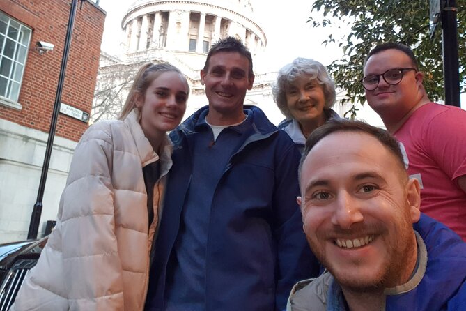 Billy's Black Cab Tour of London - Big Ben and the Houses of Parliament: a quick photo moment with context