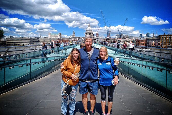 Billy's Black Cab Tour of London - Tower of London area plus Southwark Bridge: history with a different angle