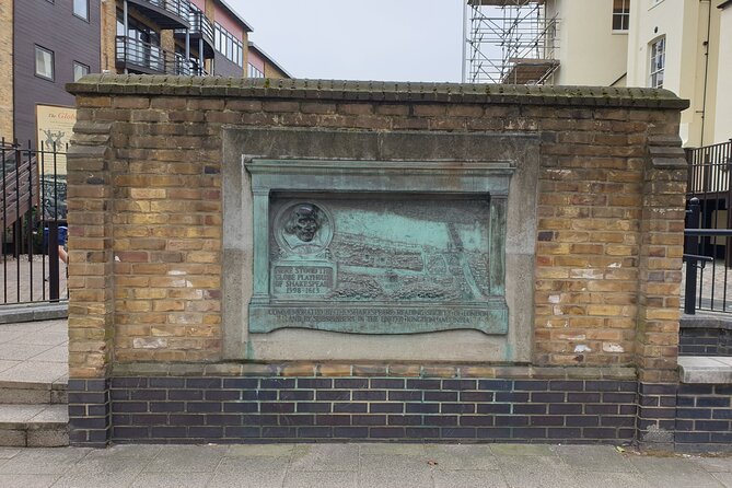 Booze, Brothels & The Bard: A Walking Tour of London's Bawdy Borough - A Southwark walk that feels like scenes from London’s past