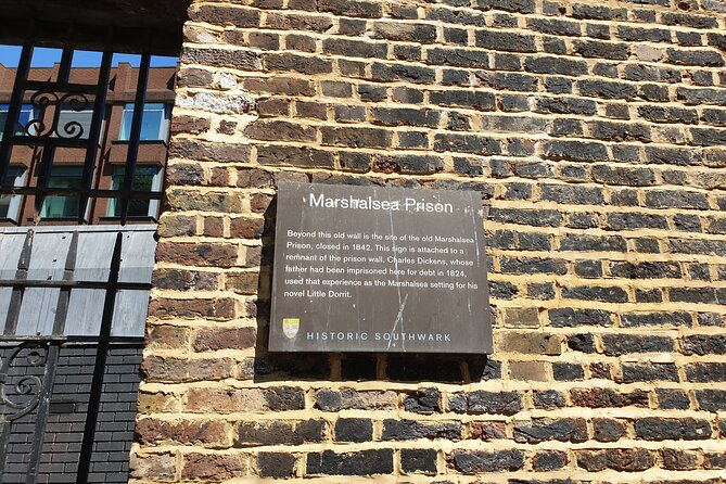 Booze, Brothels & The Bard: A Walking Tour of London's Bawdy Borough - George London coaching inn: old travel, old hospitality