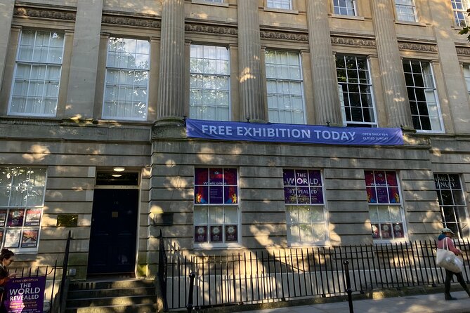 Bridgerton’s Filming Locations in Bath Audio Guide - How the VoiceMap audio guides you, including when you drift