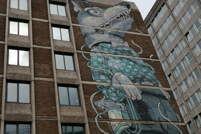 Bristol Street Art: Banksy Exploration Game and Tour - Stop 1 at El Mac: Clothed with the Sun and the Clue Hunt