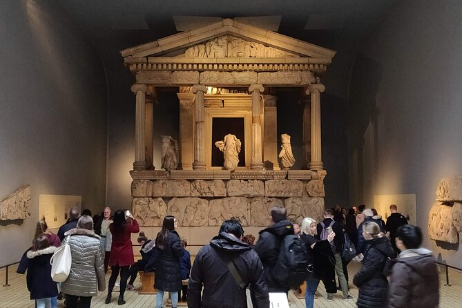 British Museum Tour with a Qualified Archaeologist Guide - Aztec crowns, Moai statues, and why the tour jumps continents