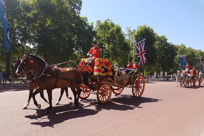 British Royalty walking tour including The Changing Of The Guard! - Price, timing, and why $28.98 can be good value