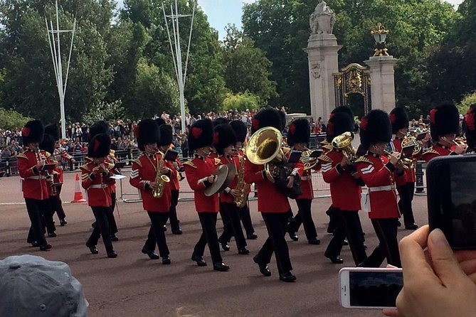 British Royalty walking tour including The Changing Of The Guard! - Should you book this Changing of the Guard walking tour?