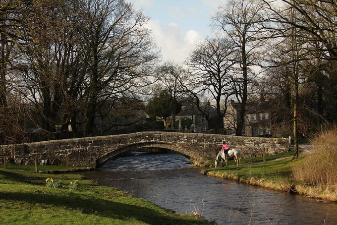 Bronte Country and Yorkshire Dales Private Day Trip from York - Haworth: Bronte Parsonage Museum, the church, and lunch time