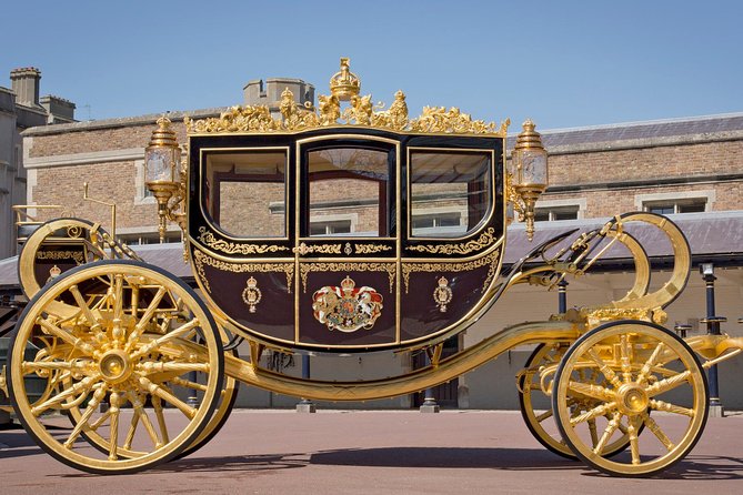 Buckingham Palace: Admission ticket to The Royal Mews - Multimedia guide plus live guided tours: how the experience is delivered