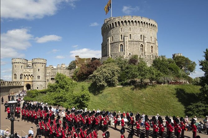 Buckingham Palace and Windsor Castle Escorted Tour from London - Walking reality: this is not a sit-and-snap day