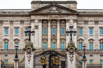 Buckingham Palace Entrance Ticket & Changing of the Guard Tour