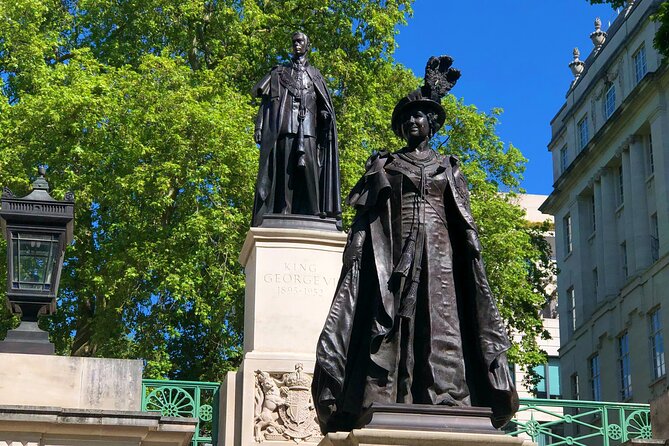 Buckingham Palace Visit & Changing of the Guard Walking Tour - Stop 3: Clarence House, a short stop with a current-day link