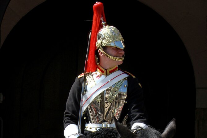 Buckingham Palace Visit & Changing of the Guard Walking Tour - What to pack and how to survive the day