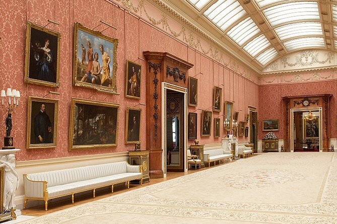 Buckingham Palace: Walking Tour with Entry & Audio Guide - Inside the palace: audio pacing, must-see rooms, and places to sit
