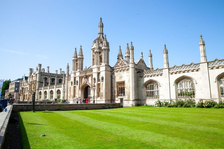Cambridge: 2-Hour Private University Walking Tour - Customizing for science, women, or student traditions