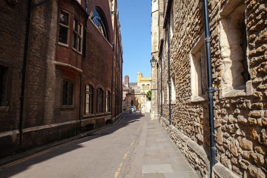 Cambridge: 2-Hour Private University Walking Tour - A student guide makes it personal, not scripted