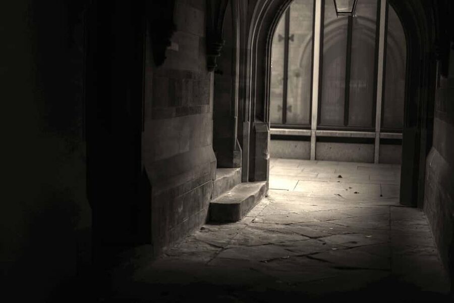 Cambridge: Alumni-Led University Ghost Tour - Why This Cambridge Ghost Tour Works So Well