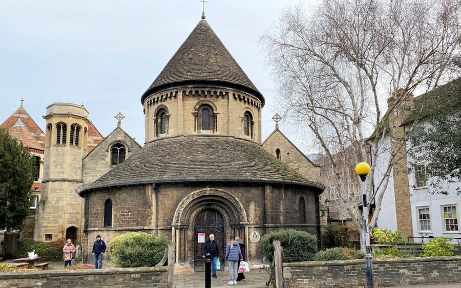 Cambridge: City Walking Tour & Exploration Game - The challenge style: puzzles, points, and photo tasks