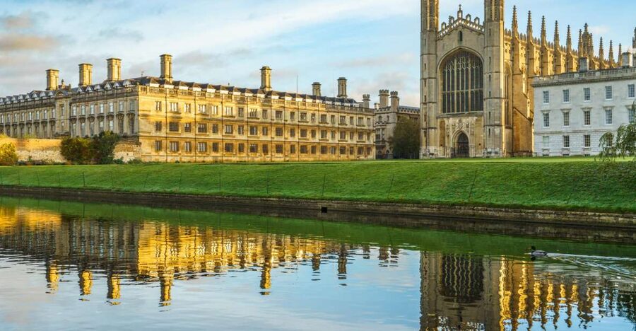 Cambridge: Guided River Cam Punting Tour - Seven Colleges and Famous Alumni Stories From the Water