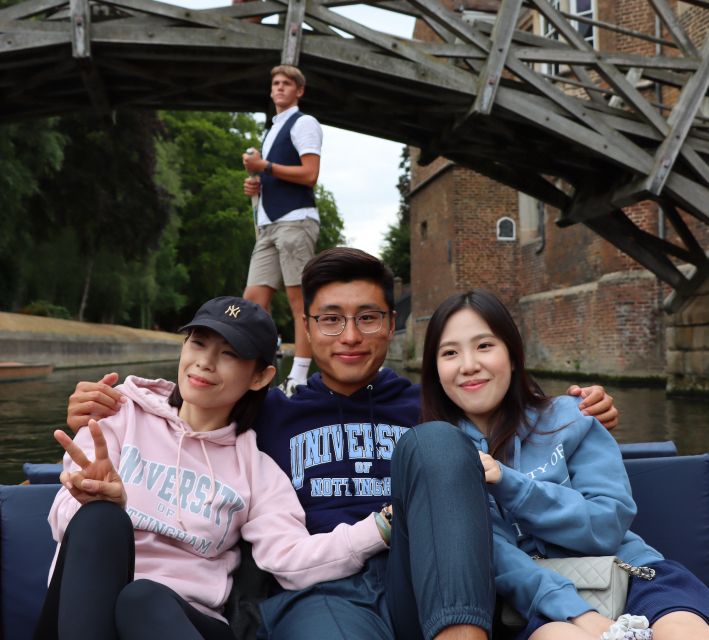 Cambridge: Private Chauffeured Punting Tour - Punting on the River Cam, with Someone Else Handling the Helm